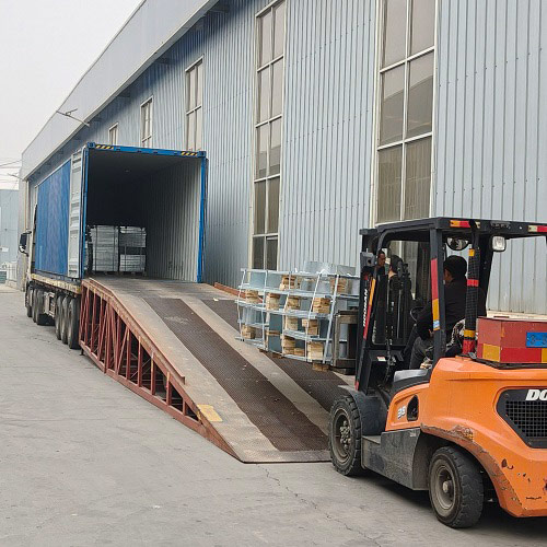 鋼格板鋼格柵板讓建筑物外觀更加美觀安全