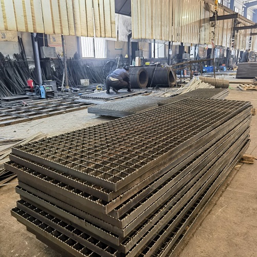 平臺鋼格柵鋼格板在現代商業建筑中的應用