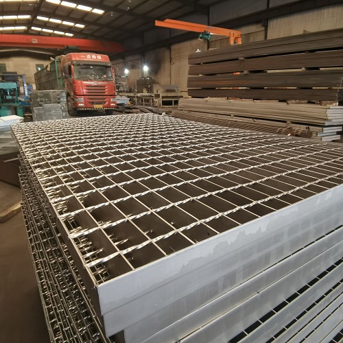 不銹鋼鋼格板格柵是否適用于高溫環境