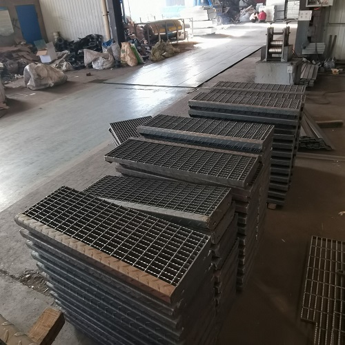 鋼梯踏步板鋼格板打造綠色工業解決方案