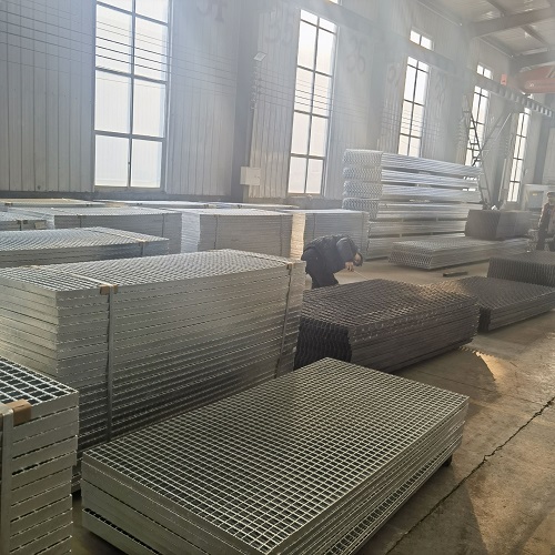 鍍鋅鋼格柵板橋梁建設中的卓越表現