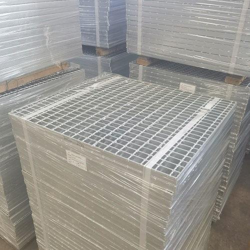 化工廠鋼格柵防腐蝕方案：應對強酸堿環境的選型策略