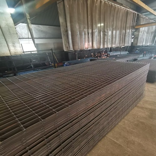 市政道路鋼格柵系統：現代城市排水的工程典范