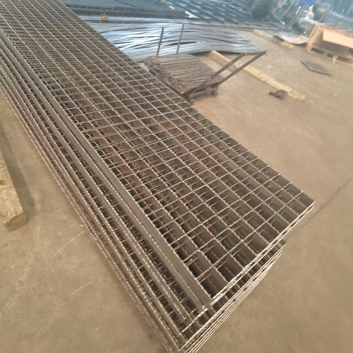 學校操場鋼格柵：防護耐用的兒童友好方案