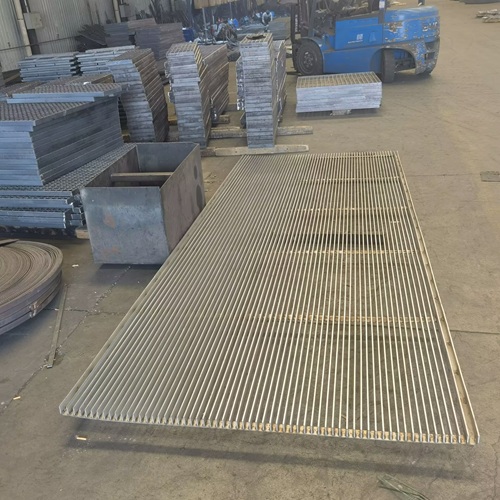 鋼格柵性能大揭秘：憑什么成為工程界寵兒？